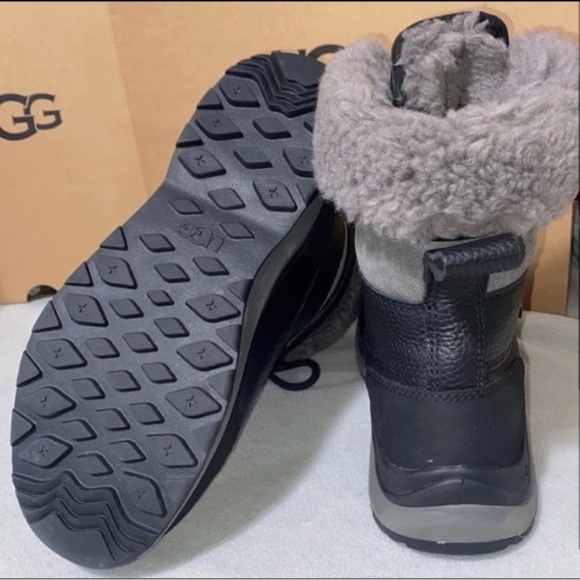 UGG ADIRONDACK III BOOT - Picture 4 of 5